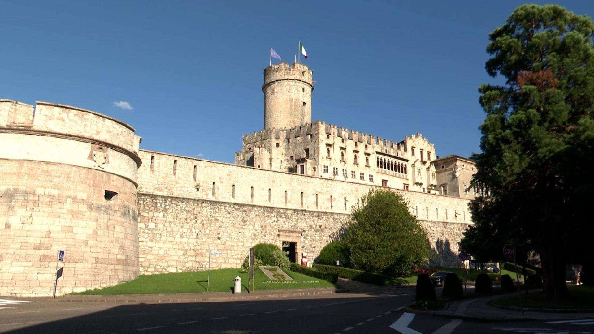 Castello Livings